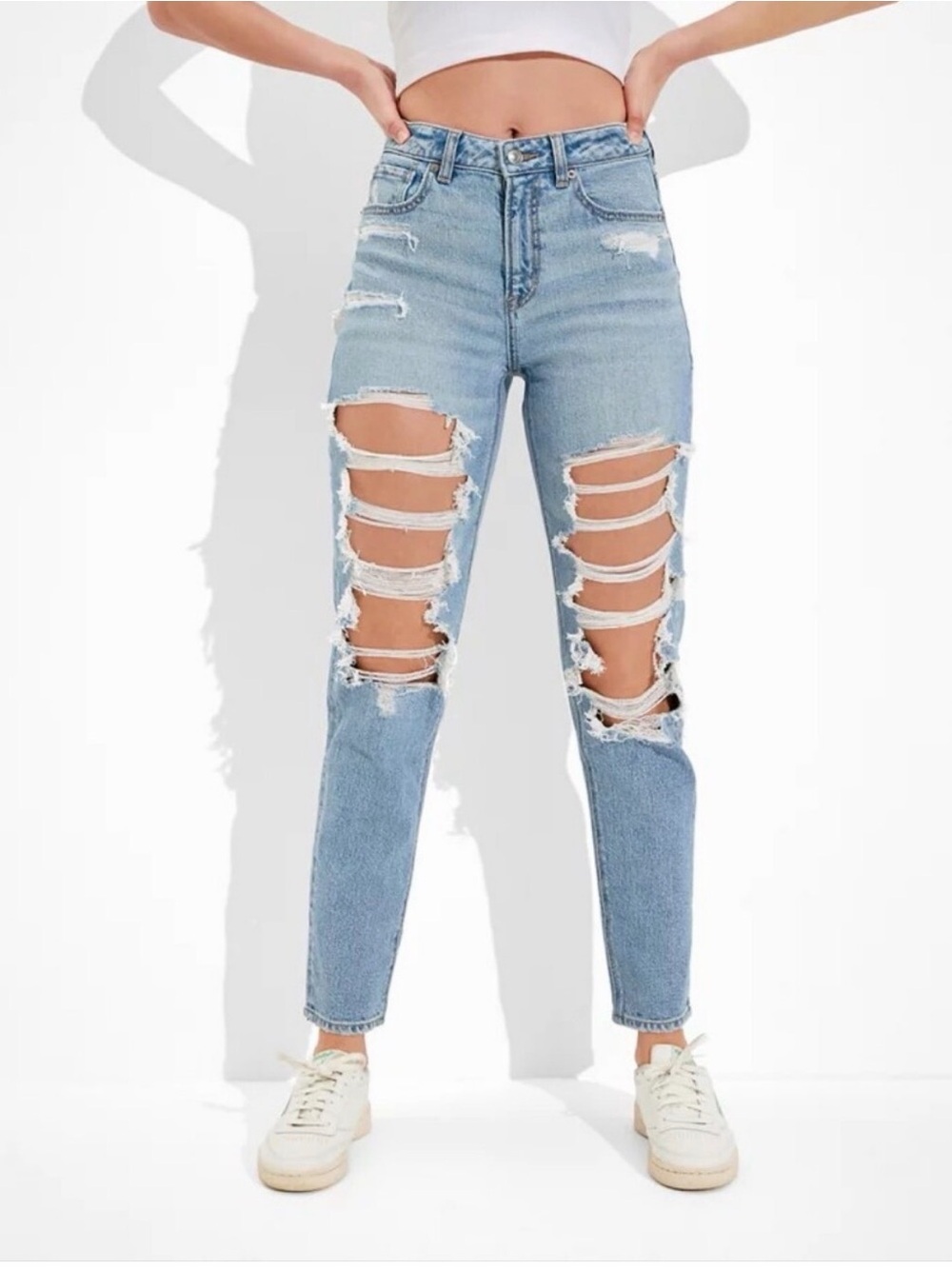 American Eagle Women Light Blue Stretch Destroyed Ripped Mom Jeans Size 12 Long